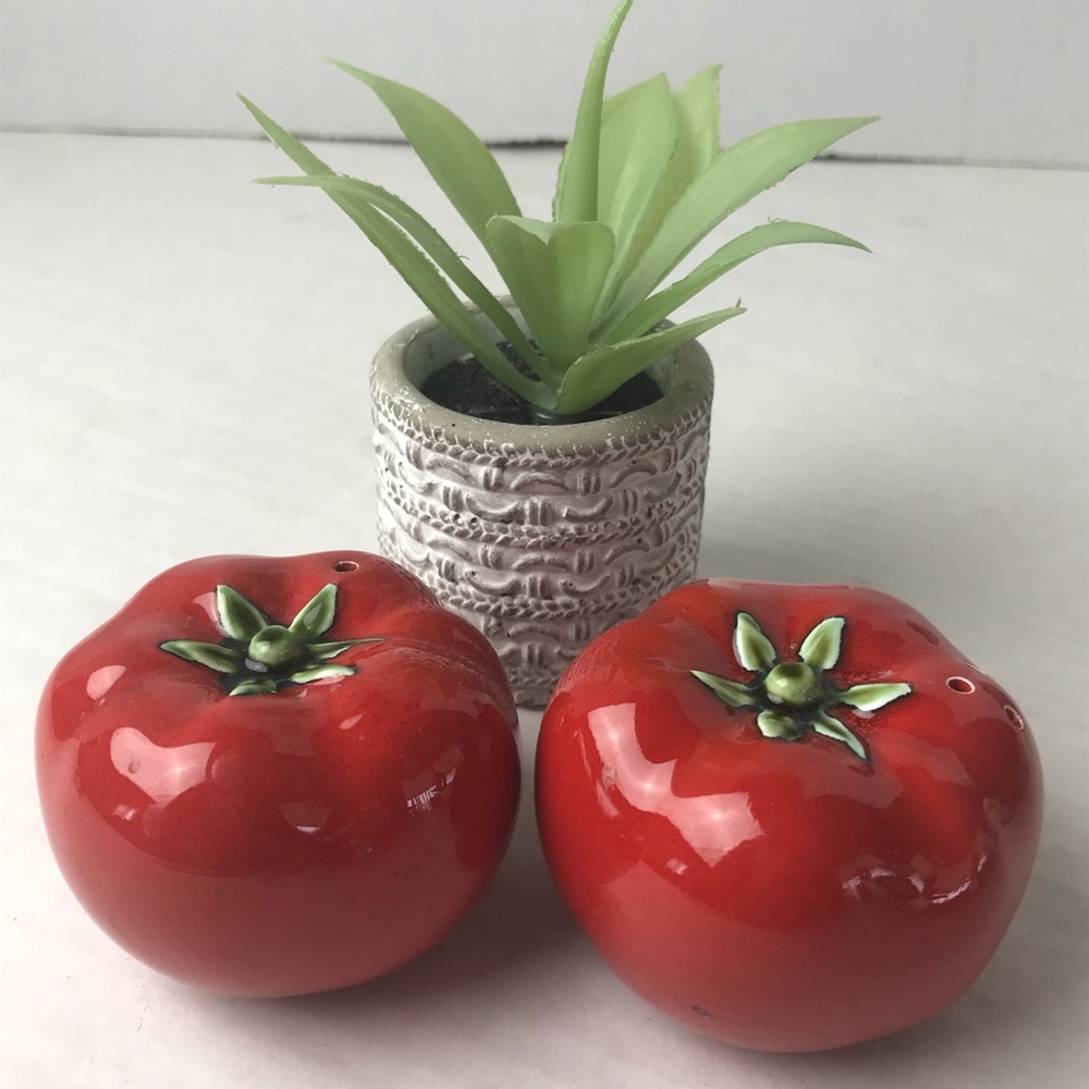 Red Ceramic Tomato Salt and Pepper Shaker Set - Home Dining